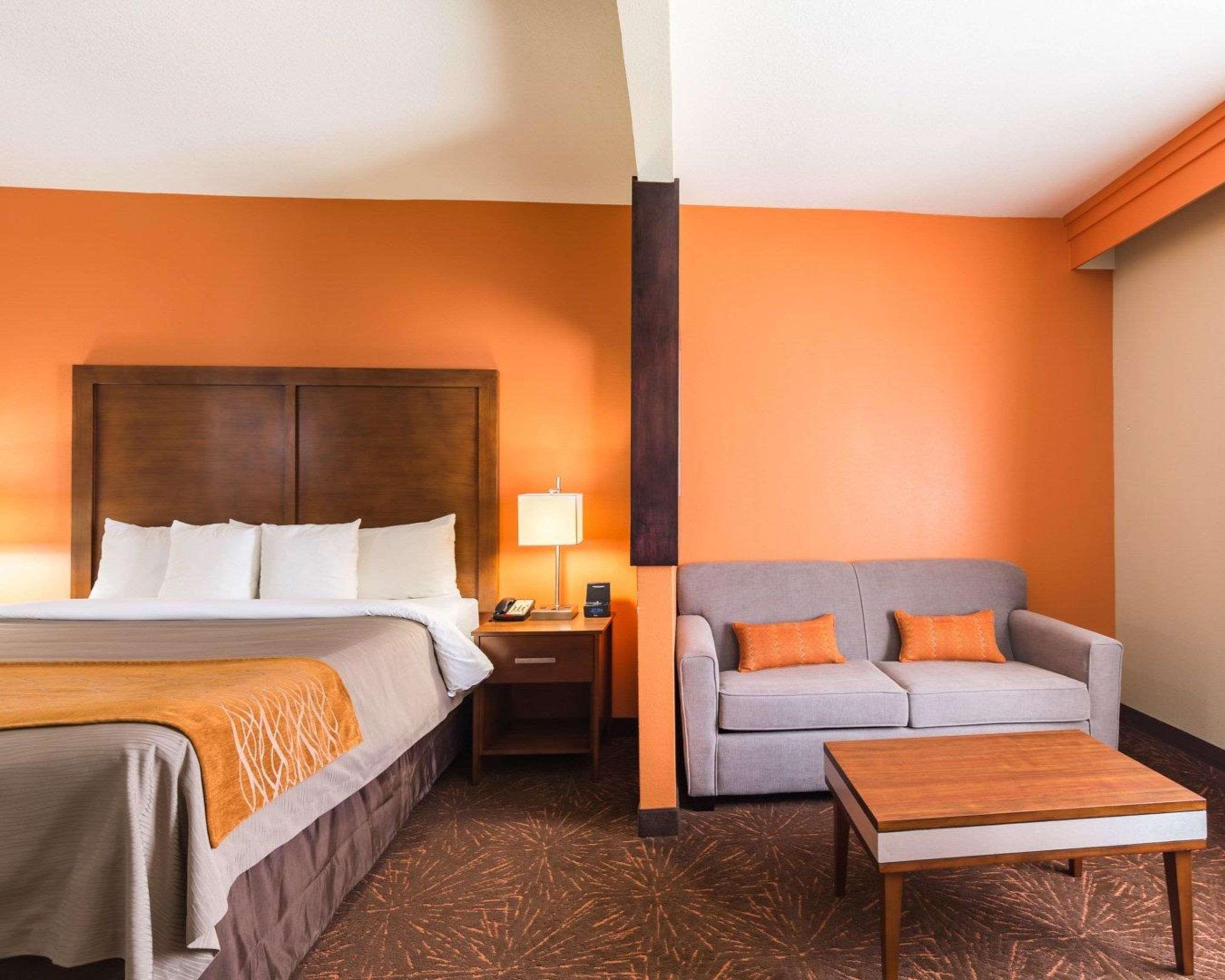 Hotel Econo & East I-10 2*