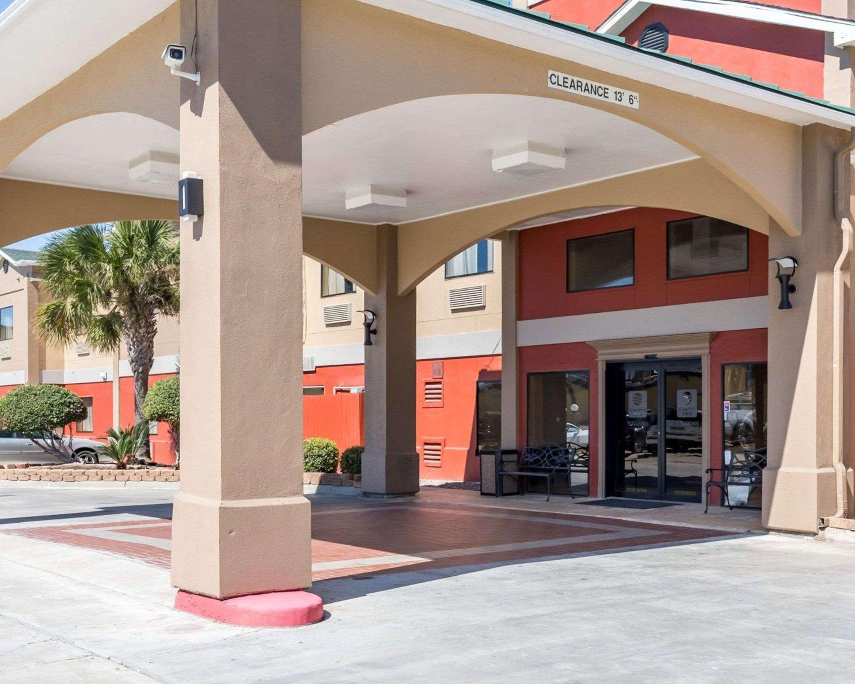 Econo & East I-10 Hotel
