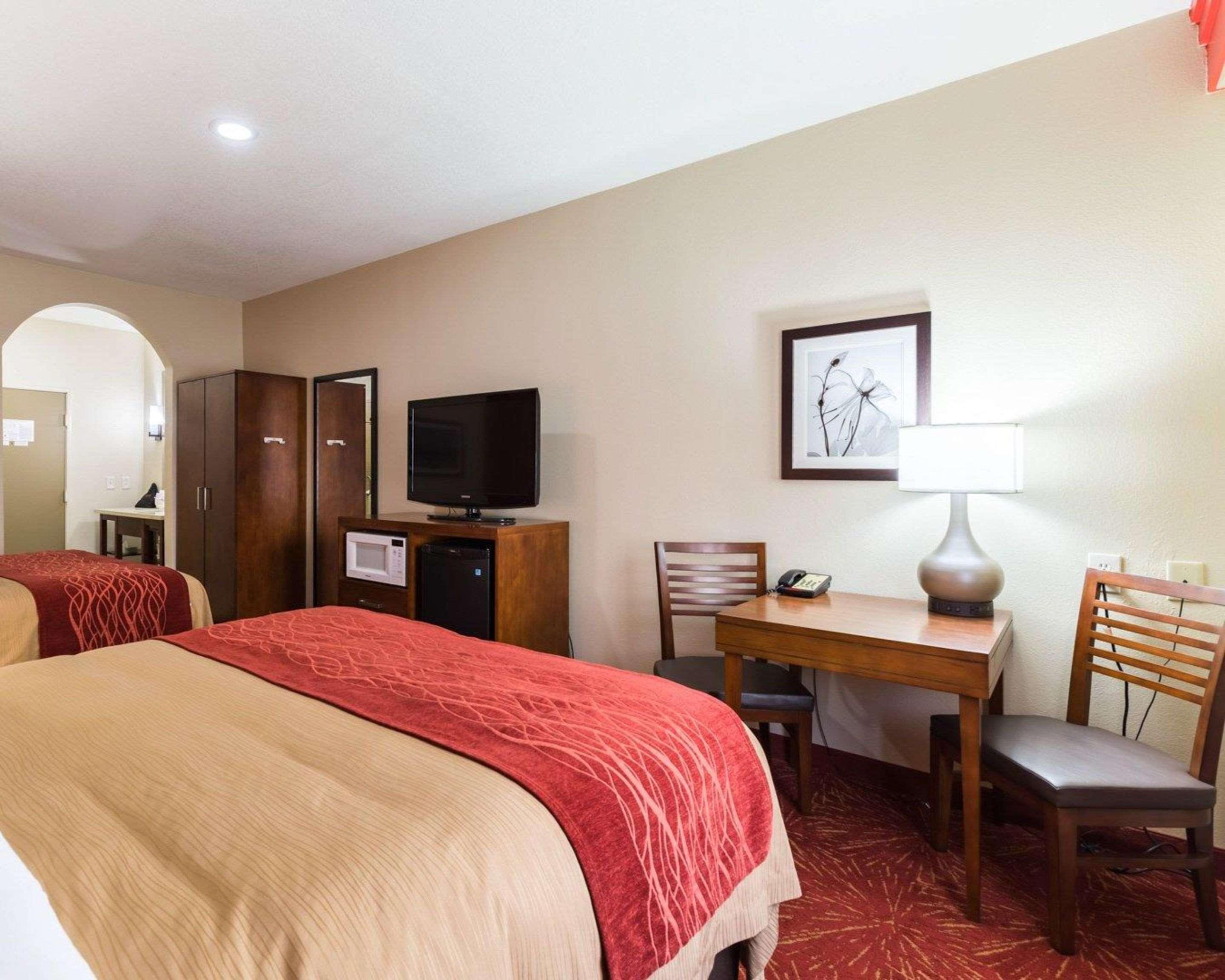 Hotel Econo & East I-10 Houston