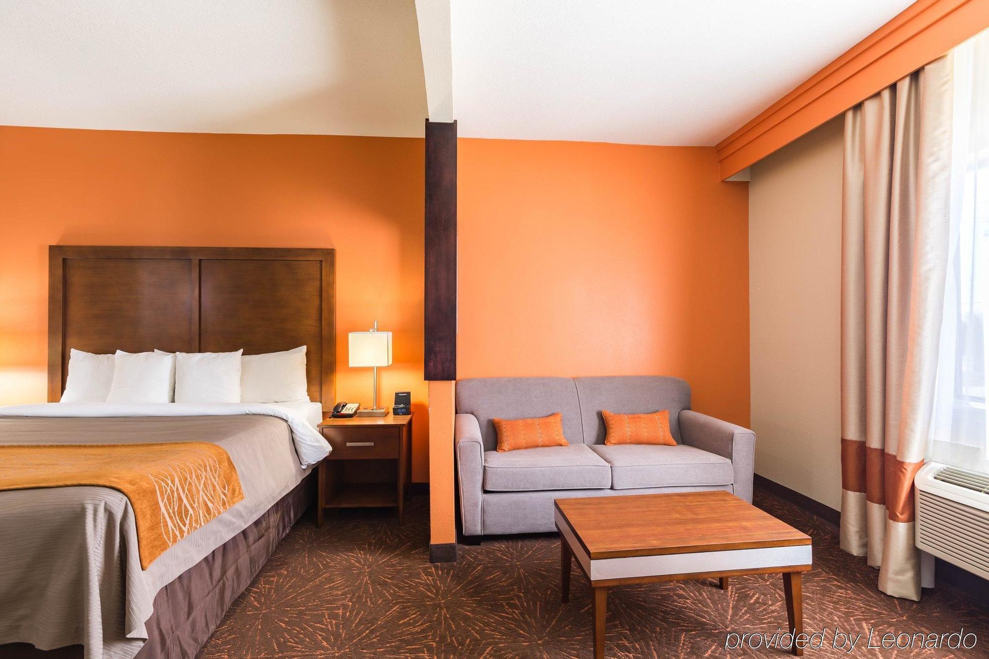 Econo Inn&suites East 2*