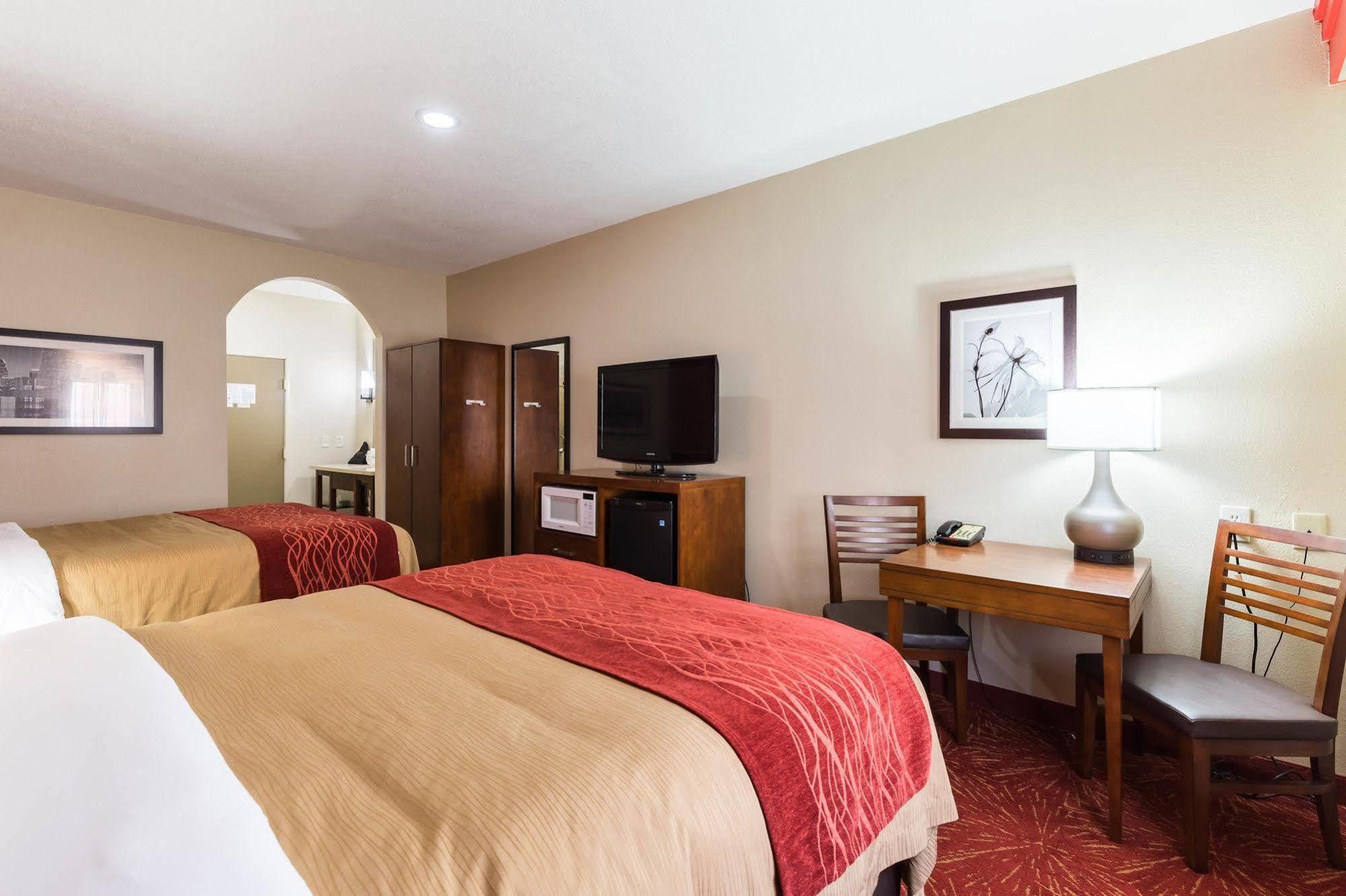 Hotel Econo & East I-10 2*