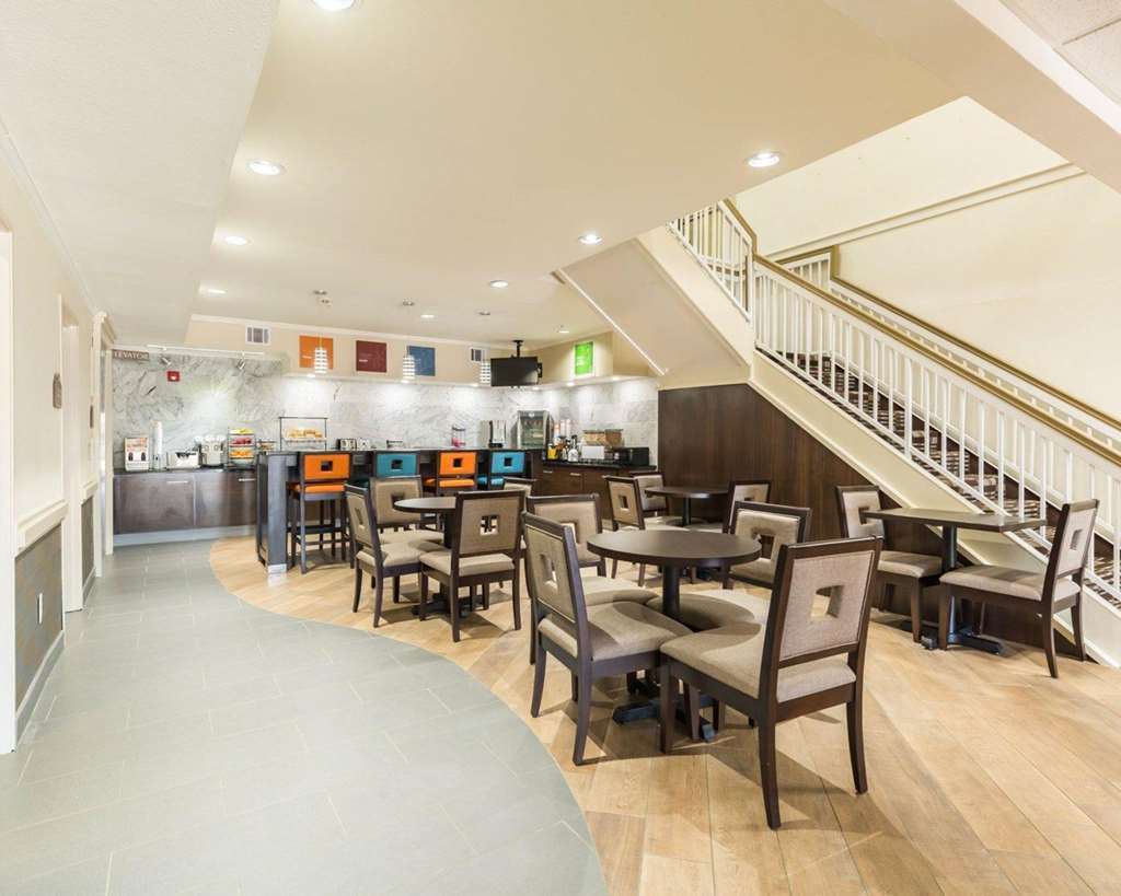 Hotel Econo Inn&suites East