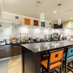 Econo Lodge Inn&Suites East 